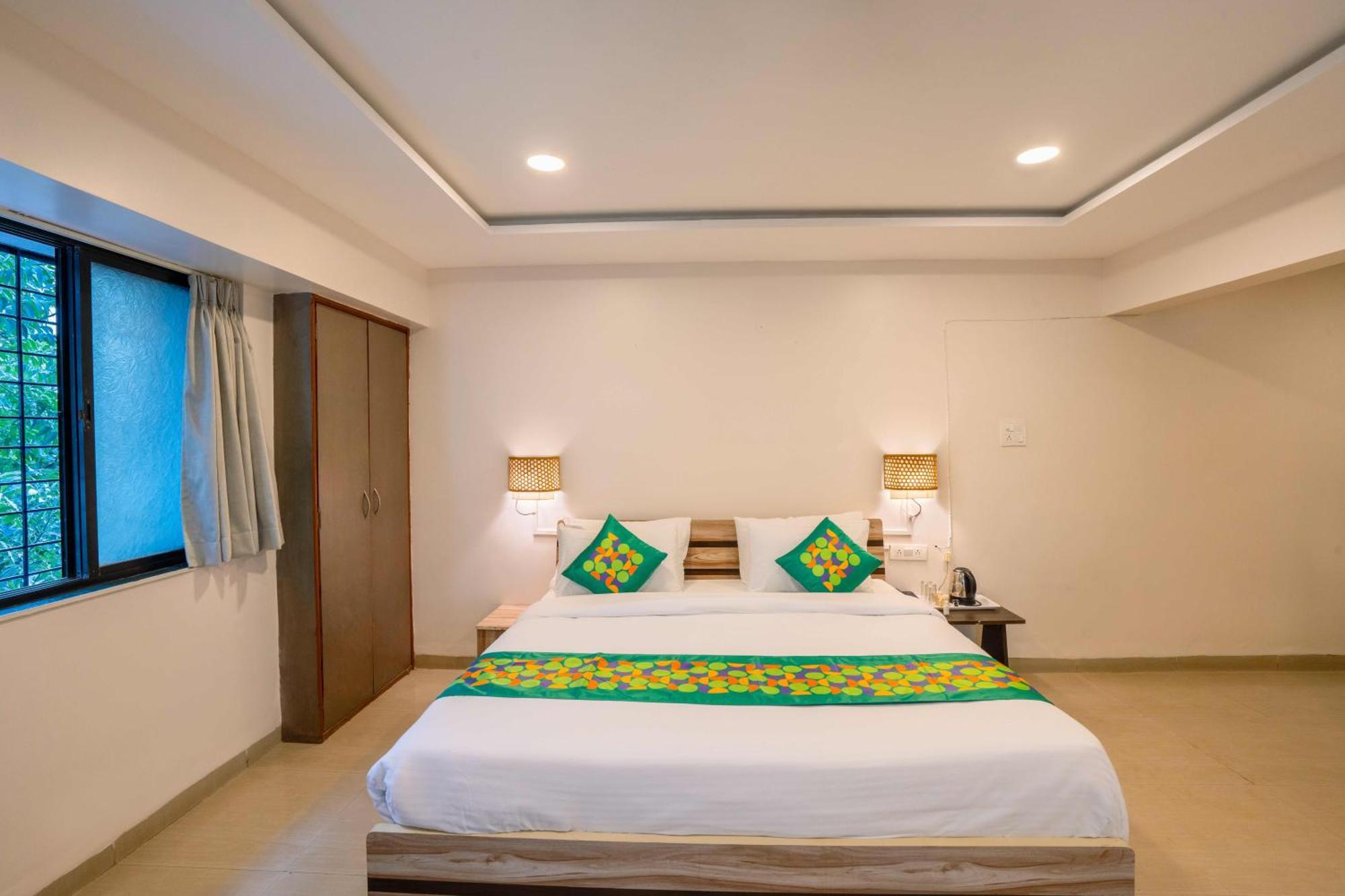 Treebo Royal Comfort Atithi プネ エクステリア 写真